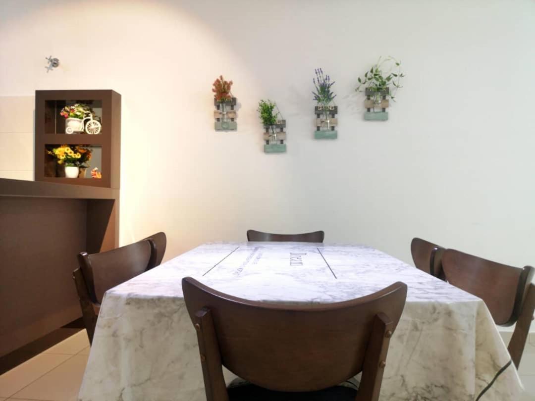 Holiday Suite Seremban